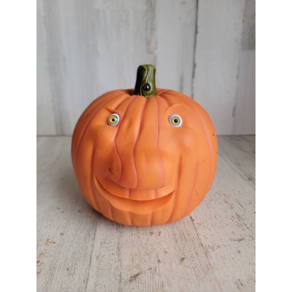 Hallmark gruesome greeter Pumpkin Halloween scary animated‎ prop